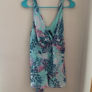MixiToWomen Floral Sleeveless Top in Blue and Pink